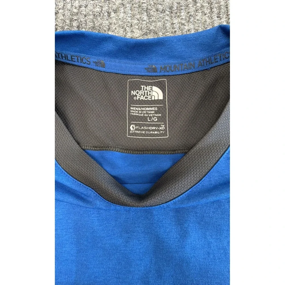 The North Face Men's Mountain Athletics Blue FlashDry-XD Training T-Shirt Sz L